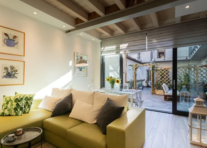 White Suite With Private Terrace By Rent All Como