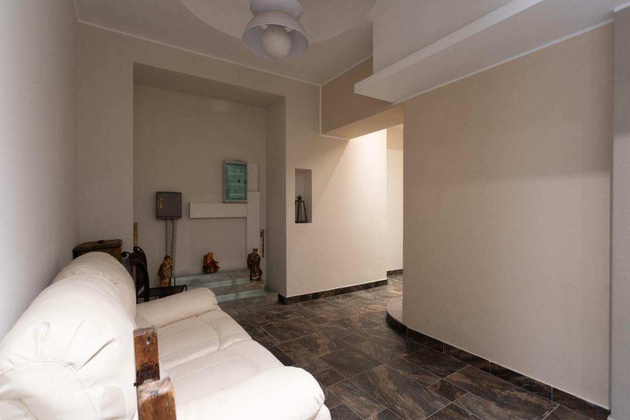White With Private Terrace By Rent All Appartamento