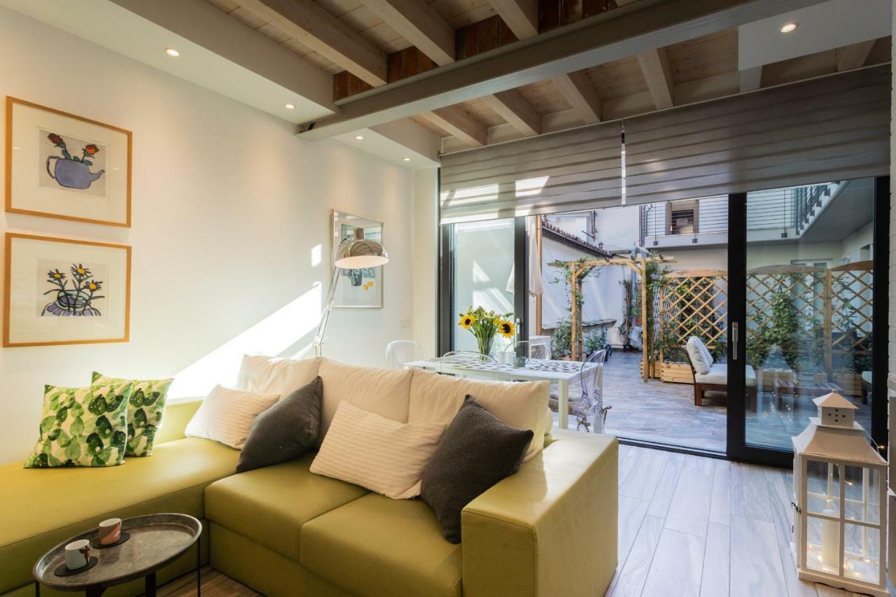 White With Private Terrace By Rent All * Côme