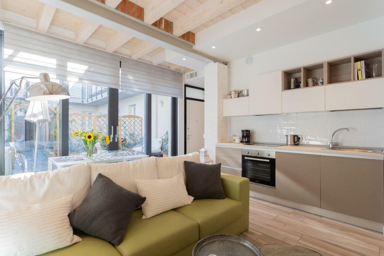 White With Private Terrace By Rent All * Côme