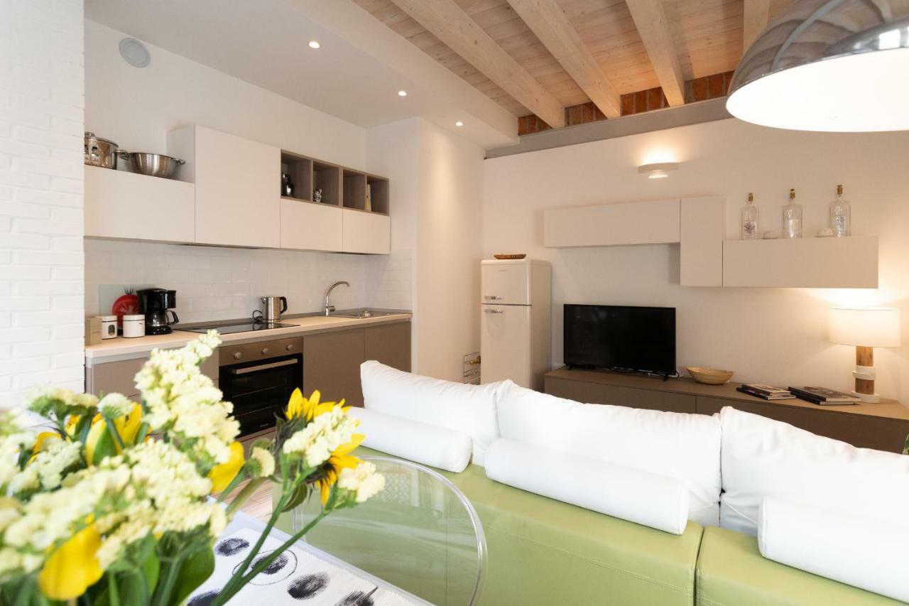 White With Private Terrace By Rent All Appartamento *